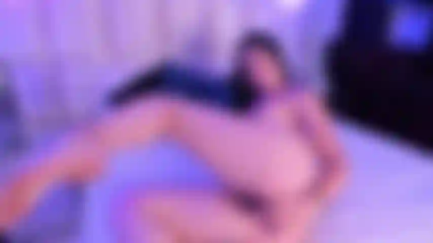 come to watch me playing with my 2 holes