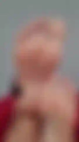 Para todos mis amantes del fetichismo de pies!! No desnuda. Los dedos de los pies y las plantas de cerca, lamiendo y besando los dedos de los pies, rogando por semen sobre ellos. Sacudiéndome el culo con las suelas a la vista.