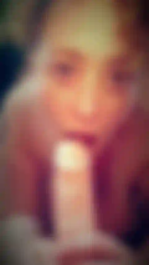 Pov chupando tu polla gigante mientras hablo sucio y te llamo papi.