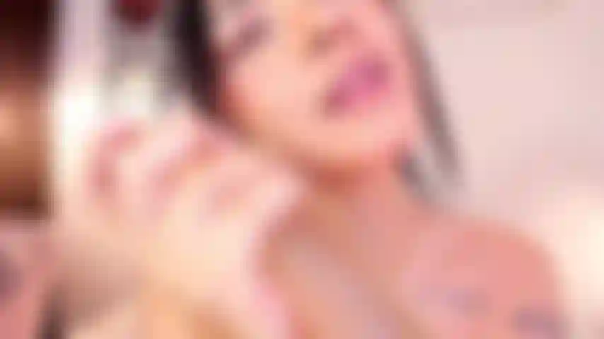 ¿Qué tan profundo puedes llegar a mi garganta y qué tan sucia puedes dejarme?