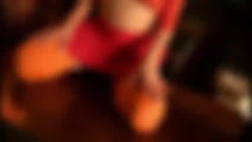 Juega con el culo de vilma.