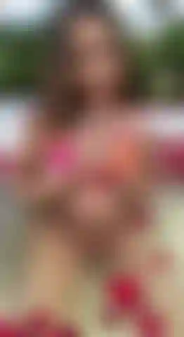 Chica sexy en la bañera.