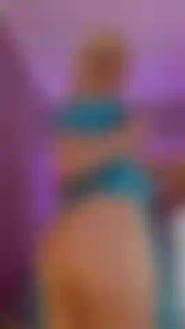 look at the cute ass of this sexy princess