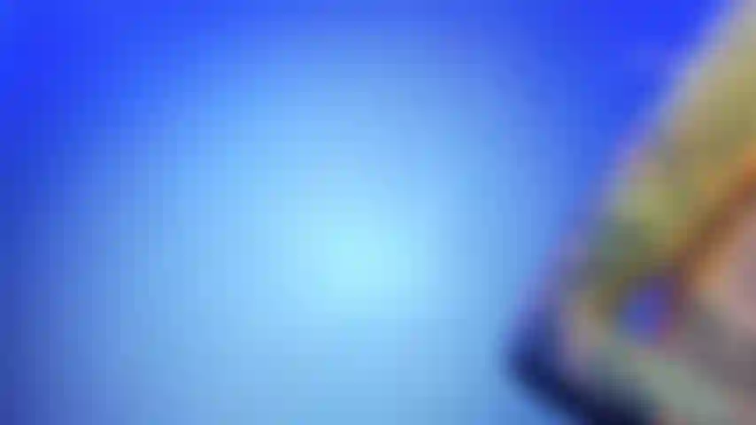 Aceite reluciente y tetas rebotadoras.