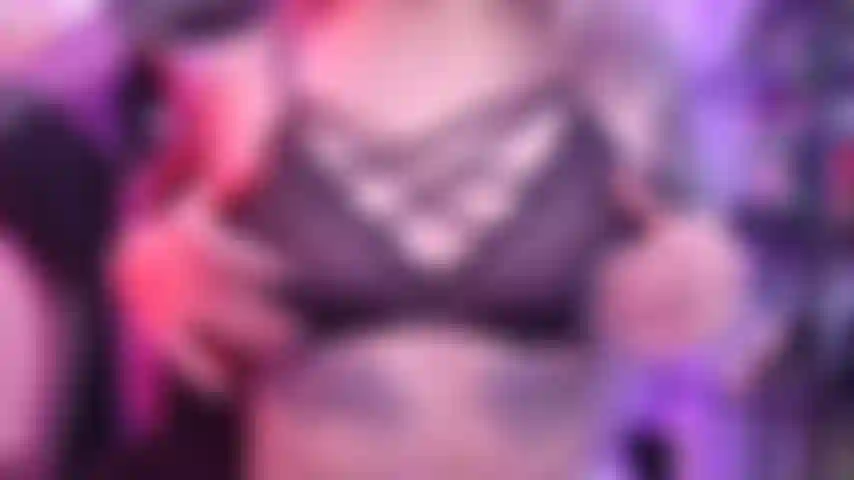 Perdedora negada mis tetas perfectas.