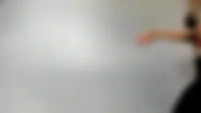 Desnudándome con mi ropa de gimnasia.