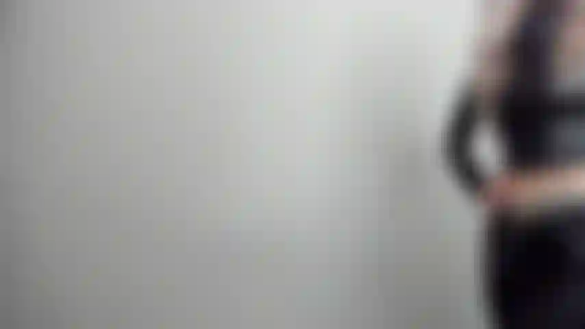 Bate tus propios cojones por diosa del cuero.