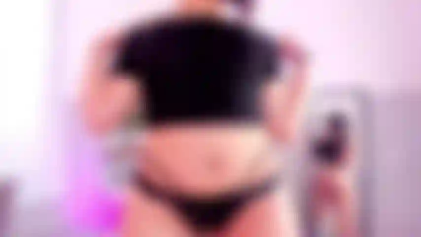 Déjame chuparte la polla juguetonamente mientras hablo sucio.