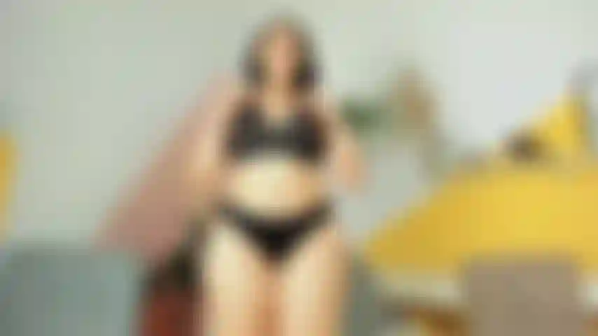 De pie orgasmo después de ver tus fotos.