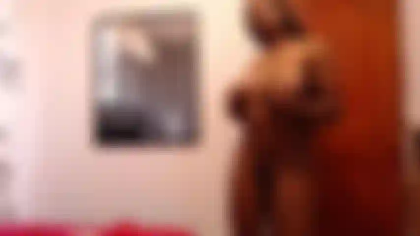 Desnuda y sexy.