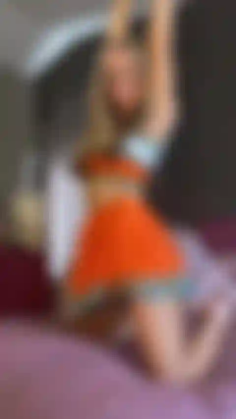 Traje de animadora con almohada.