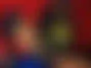 Batgirl con 2 consoladores negros, penetrando hasta el fondo en nombre de la justicia.