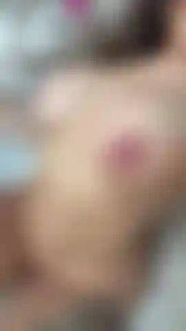 Mírame chupar ese dildo después de que me corrí;) sé tan rica.