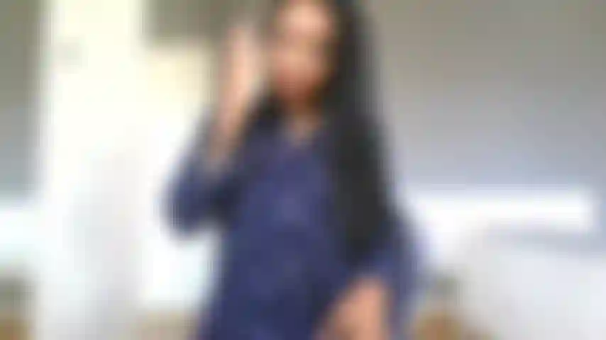 Secretaria guarra y corrida en el culo.