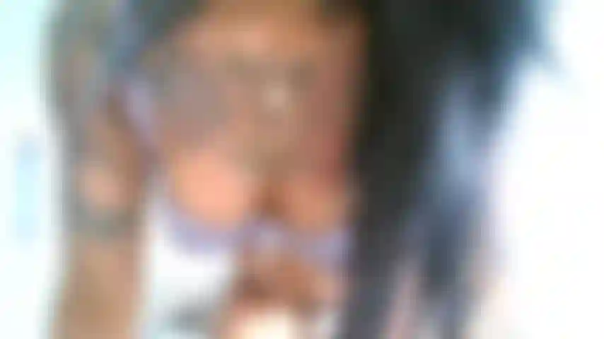 Escupir, ahogar, babear, garganta profunda, anal, semen.