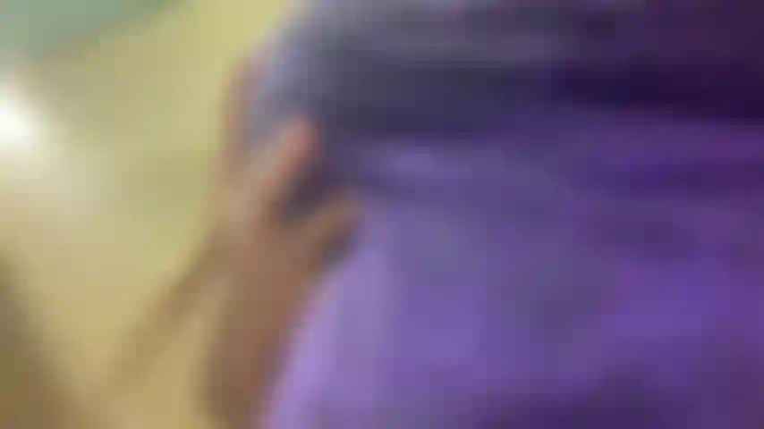 Tocándome en un baño público.