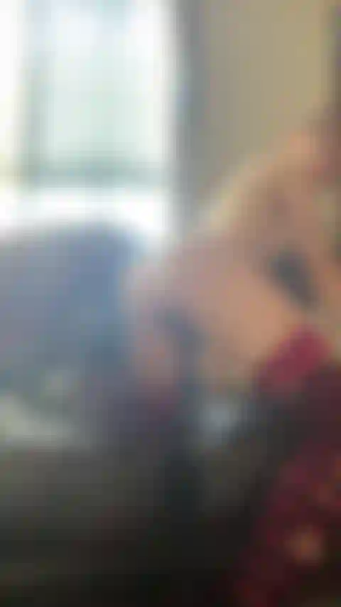 Orgasmo en tacones y medias hasta el muslo.