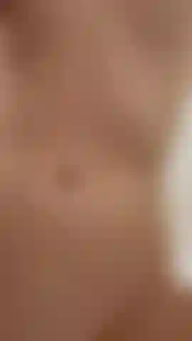 Chorro de chorro en el baño (mi coño chorrea, moja todo el baño).