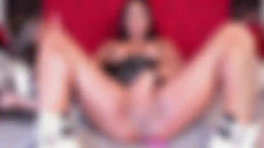 Tócame bajo mi falda.