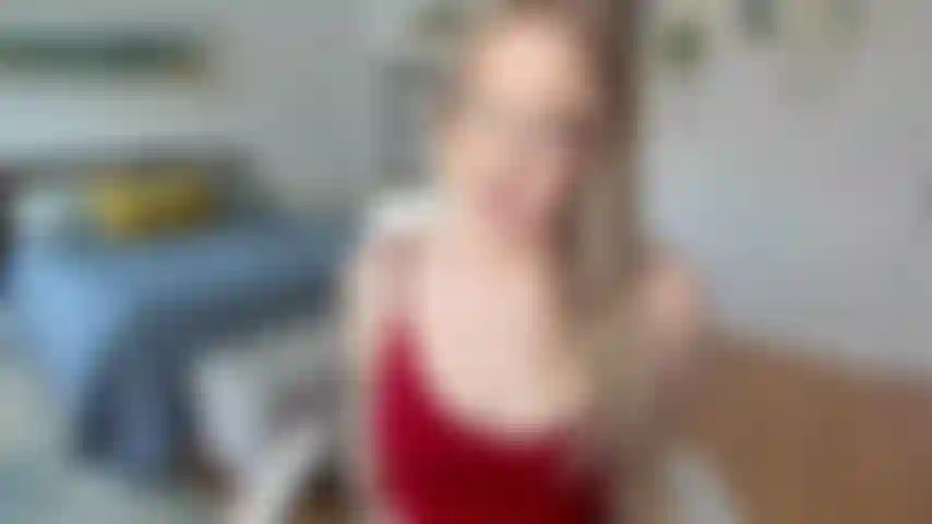 Novia tímida que quiere probar sexo por video chat.