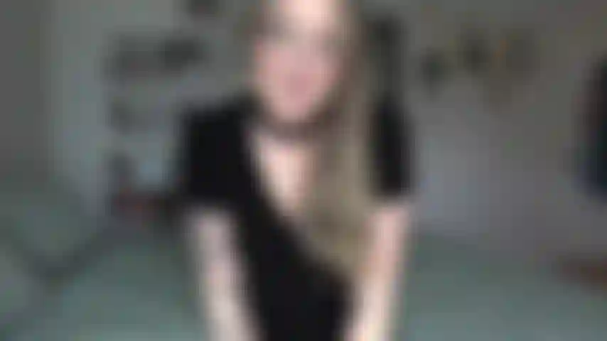 No le digas a mi novio que te masturbé.