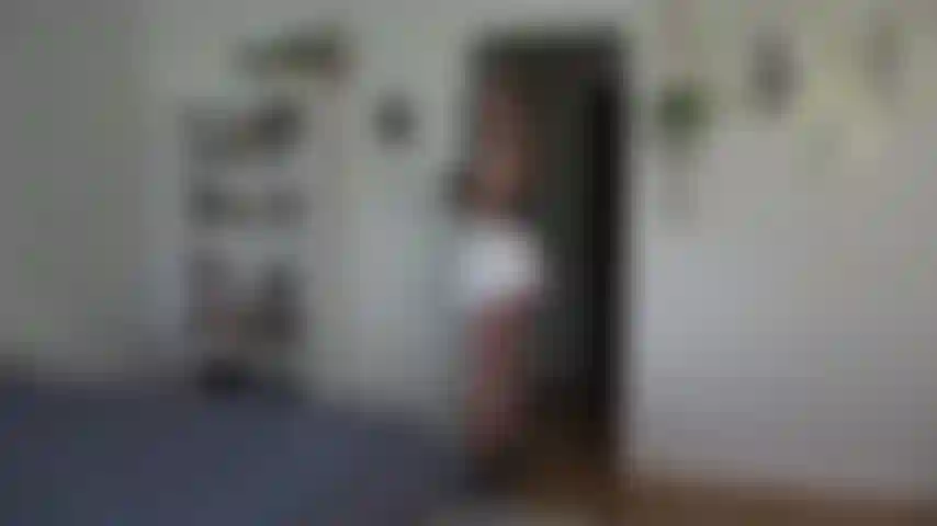 Estudiante seduce a profesor y se lo cuenta a su esposa.