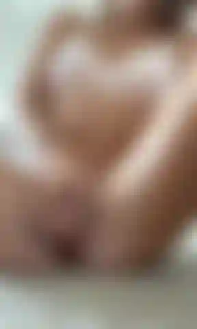 Masturbación con vibrador con vistas de frente y de atrás!