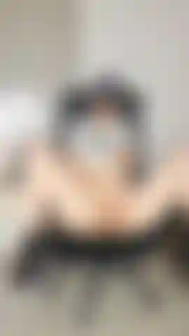 💦 El toque de una milf es inolvidable.