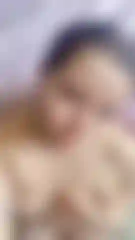 Pov morena bella recién salida de la ducha, ahora cúbrela con tu semen.