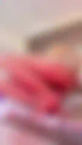 Prueba mi jugoso coño, come el momento y haz que mis dedos vayan a la mayor velocidad, me encanta cuando tocas mi coño caliente y me haces gemir.