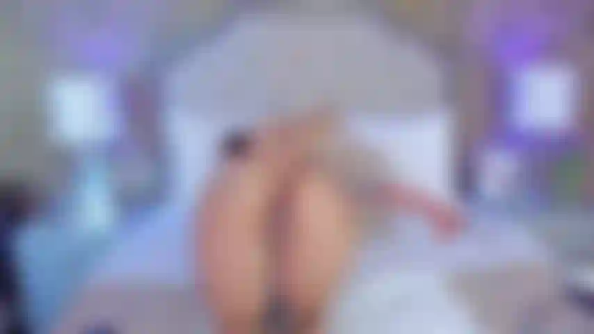 Mi culo esta tan mojado y abierto en perrito esperando que lo llenes profundo con tu polla dura hasta que tiemble.