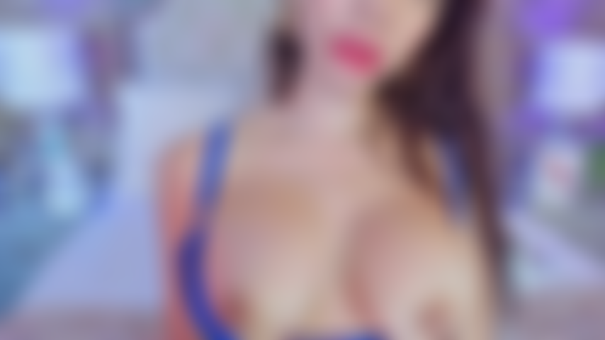 Mis grandes tetas en tu cara, el calor es tan grande que tu polla se pondrá tan dura que me gusta y me pone cachonda lista para que me folles.
