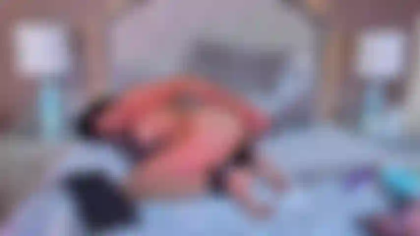 ¿Lista para verme gozar al máximo? Mi culo es muy apretado y aprovecha cada centímetro... Sintiendo cada embestida profunda.