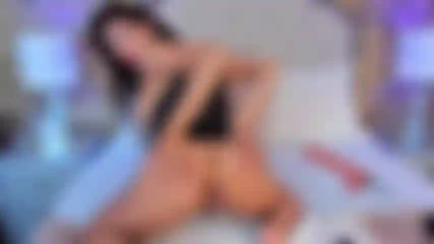 No te resistas a la humedad de mi coño y perrito ufff tu polla entrará fácilmente, quiero sentir hasta tus bolas.