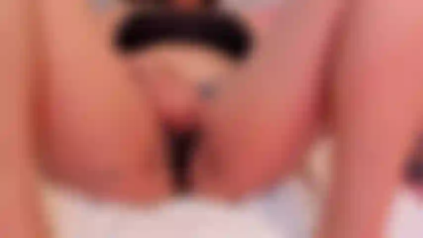 Mi coño está tan húmedo y caliente que necesito una polla como la tuya para alcanzar mi éxtasis.