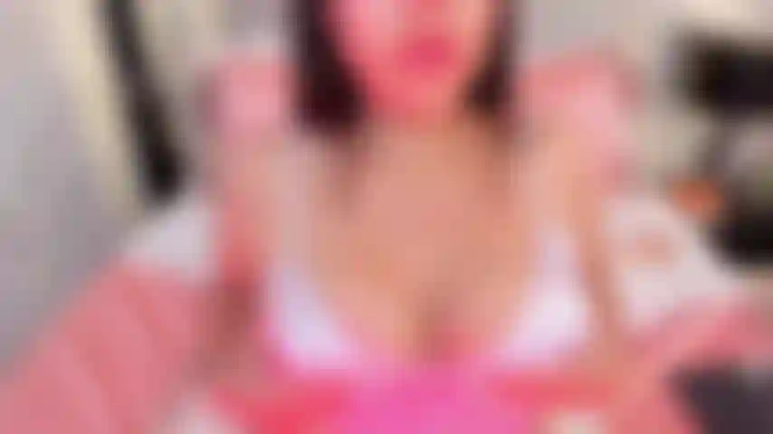 Déjate seducir por mis preciosas tetas.