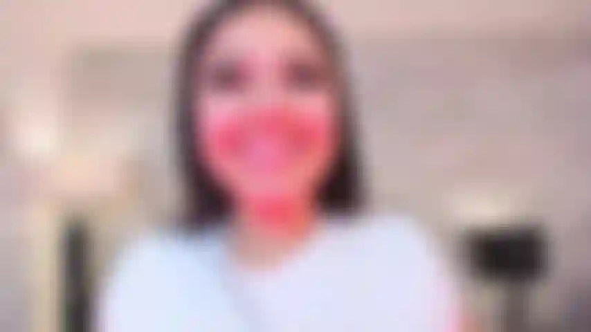 ¿Qué tal mis tetas en tu cara? ¿Te gustaría?