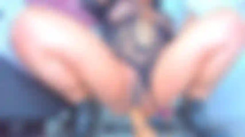-Anal -juguete grande -tanga a un lado -botines.