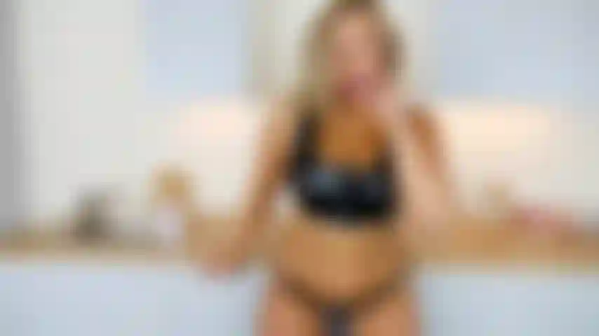 Traje de pvc tira de aceite y juego en cocina.