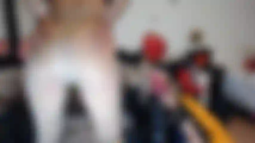 Panthyose, pero me conecto y me corro.