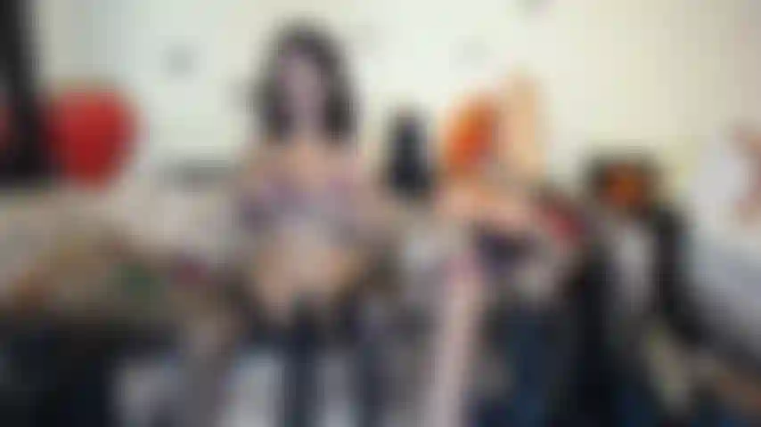 Polla negra grande y profunda.