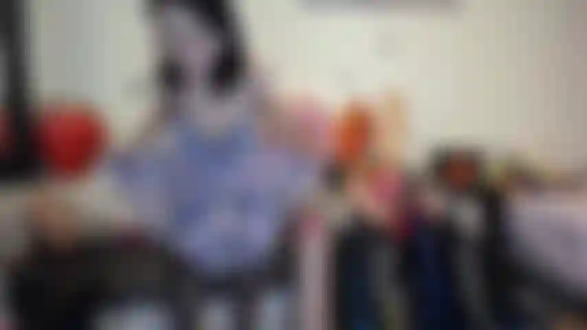 Mente pervertida con vestido sexy.