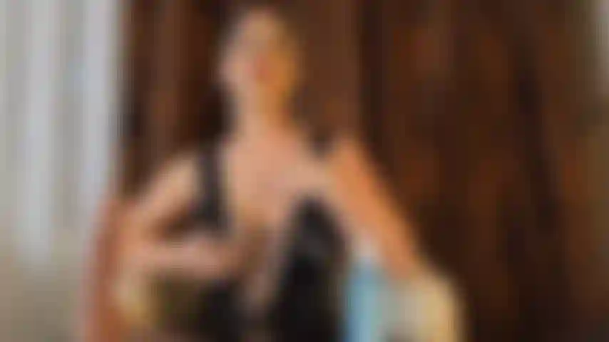 Trabajo de tetas y pechos aceitados.