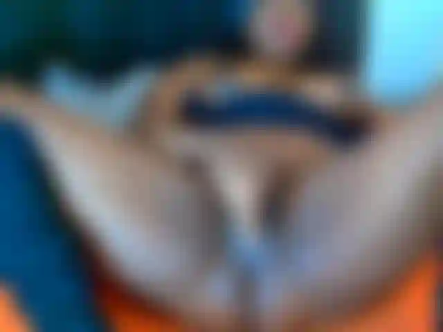 Mojada y desordenada.