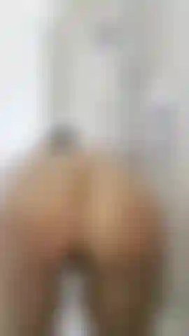 Follando mi coño apretado con 8 pulgadas de la espalda.