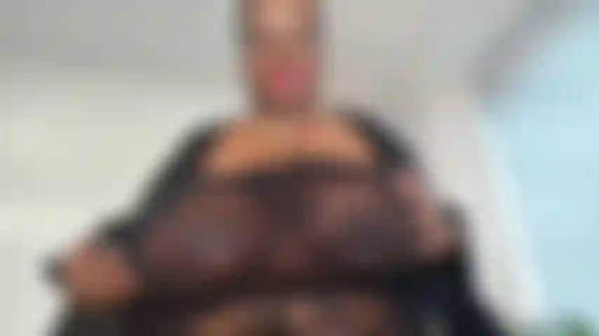 Adoración de cuerpo completo con charla sucia y juguetes.