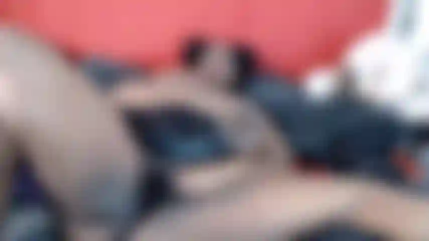 Squirting sobre bbc sucio hablar en látex.