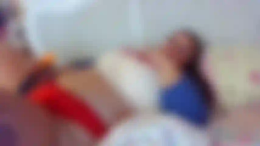 Jugando con mis juguetes.