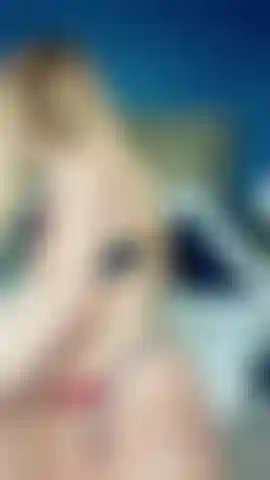 Orgasmo hitachi y lencería de corazón.