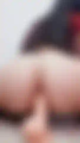 Tan profunda en mi culo con mi gran consolador.